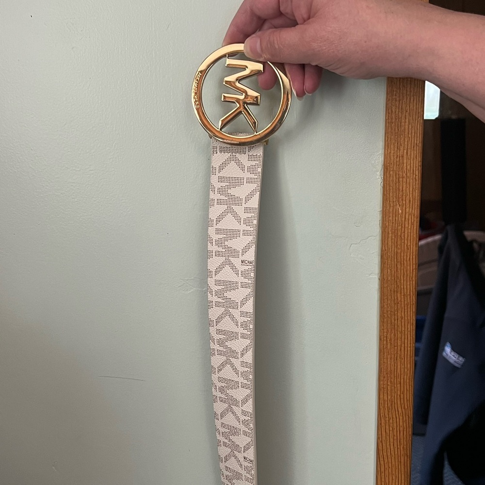 XL white Michael Kors belt